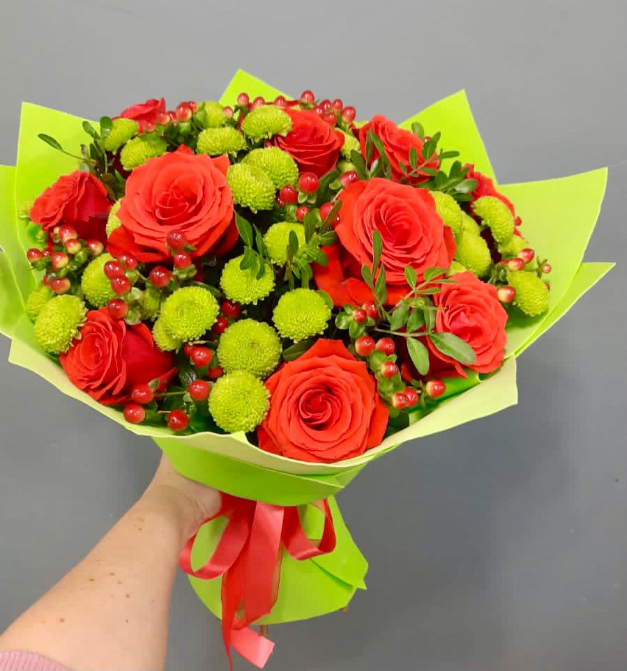 Букет цветов из: Хризантемы и Розы в Макашевке