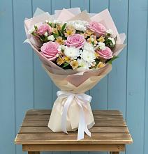 Букет цветов из:  Гвоздики, Орхидеи и Розы #REPLACE_PRED# Макашевке