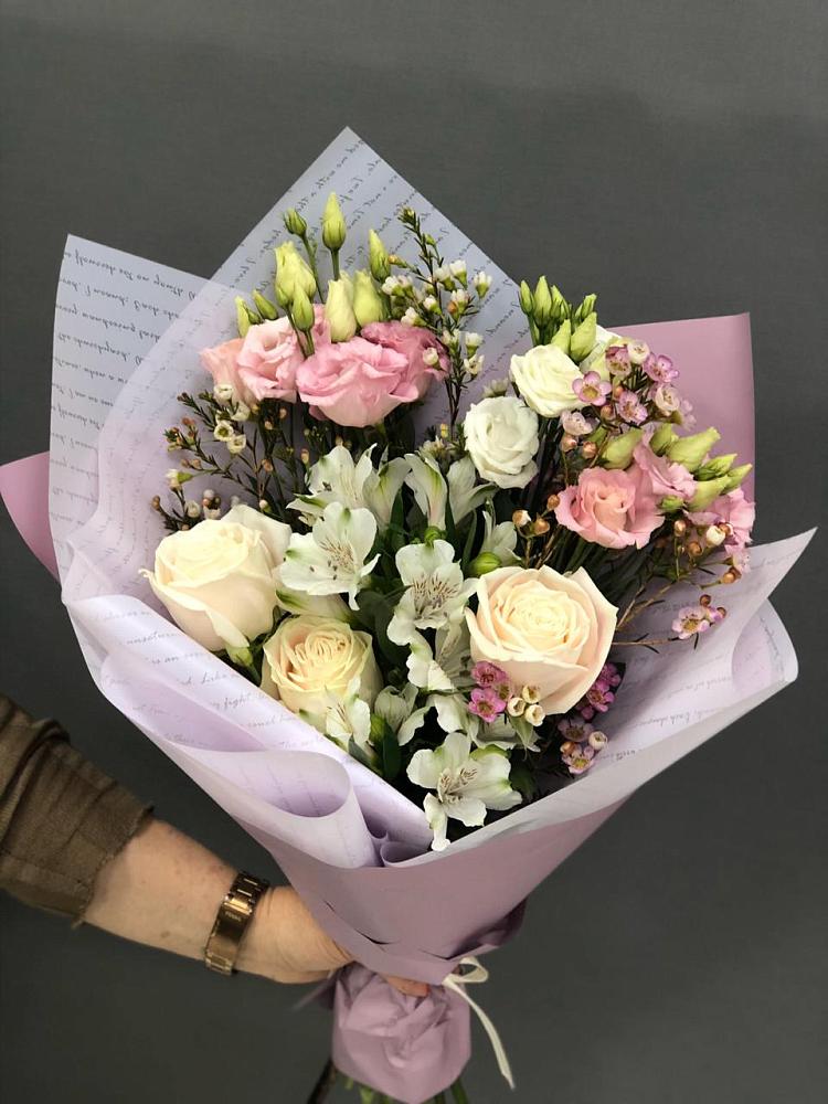 Букет цветов из: Альстромерии, Розы и Лизиантусы в Макашевке