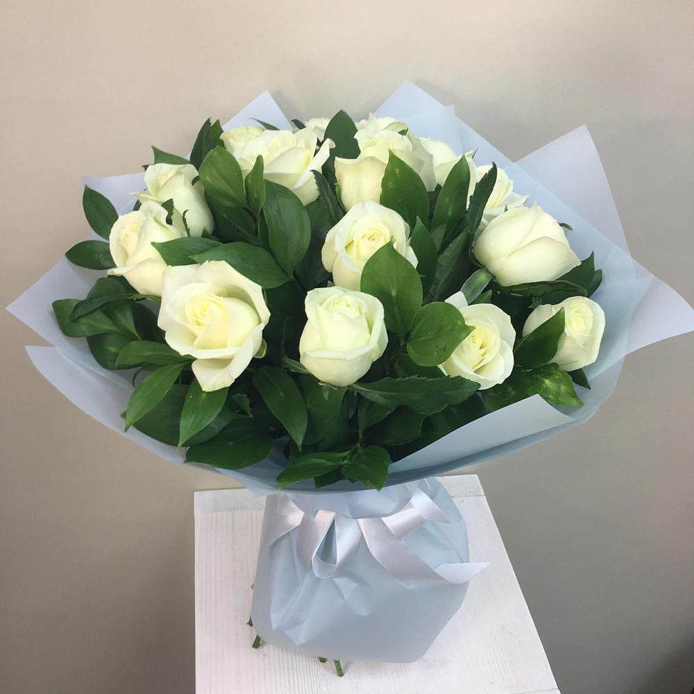 Букет 15 Белых роз Проуд в Макашевке