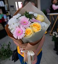 Букет цветов из:  Герберы, Розы и Хризантемы в Макашевке