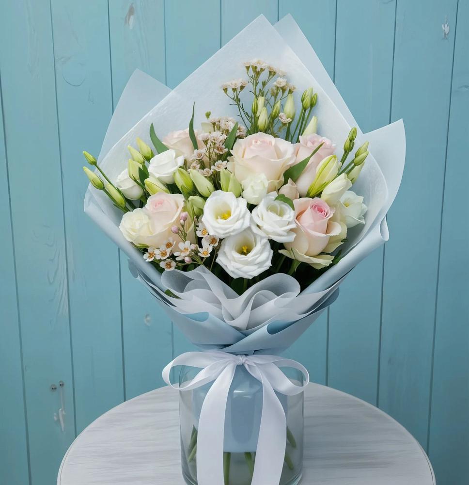 Букет цветов из: Розы и Лизиантусы в Макашевке