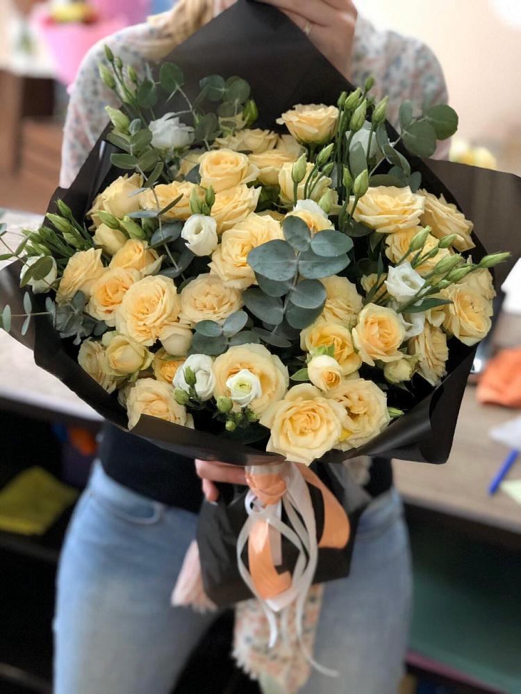 Букет цветов из: Розы и Лизиантусы в Макашевке