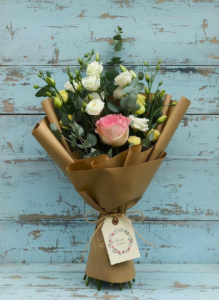 Букет цветов из: Розы и Лизиантусы в Макашевке