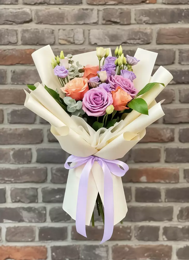 Букет цветов из: Лизиантусы и Розы в Макашевке