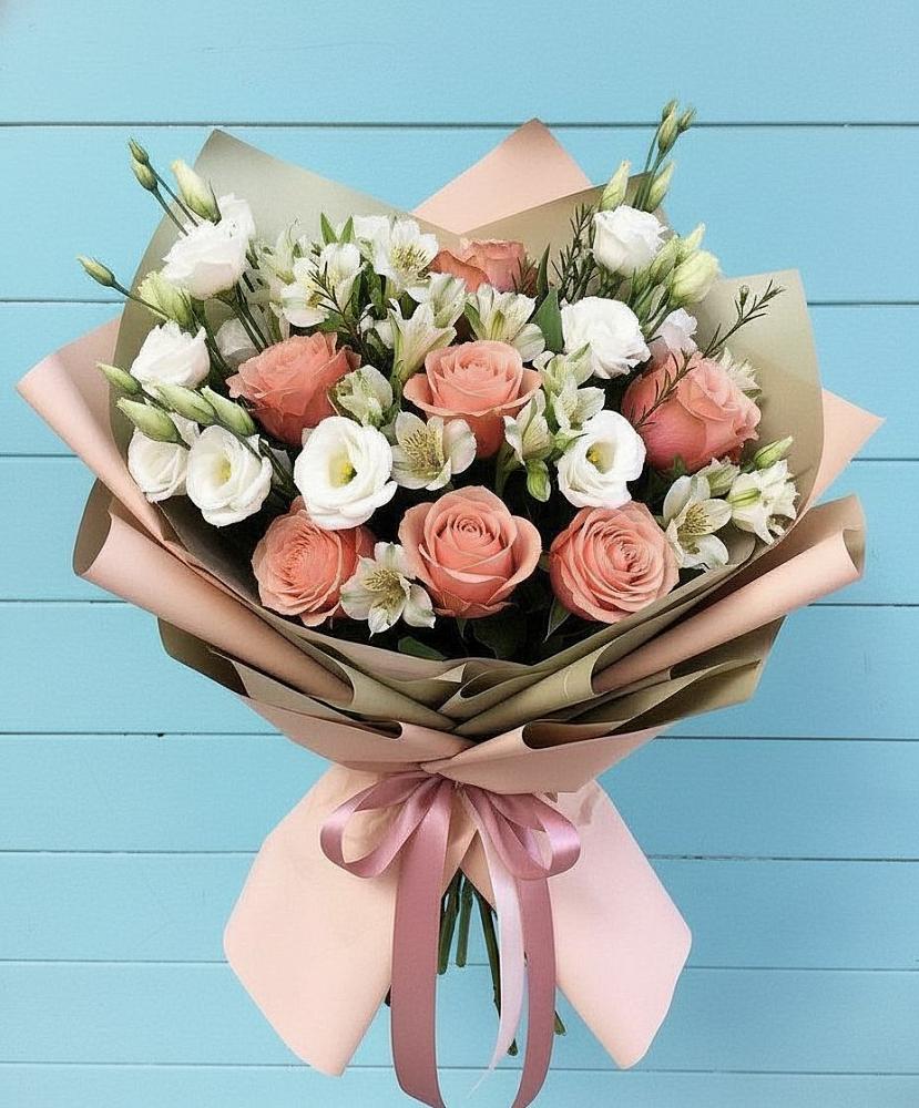 Букет цветов из: Розы, Альстромерии и Лизиантусы в Макашевке
