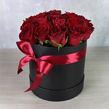 Цветочная композиция из Розы в шляпной коробке #REPLACE_PRED# Макашевке