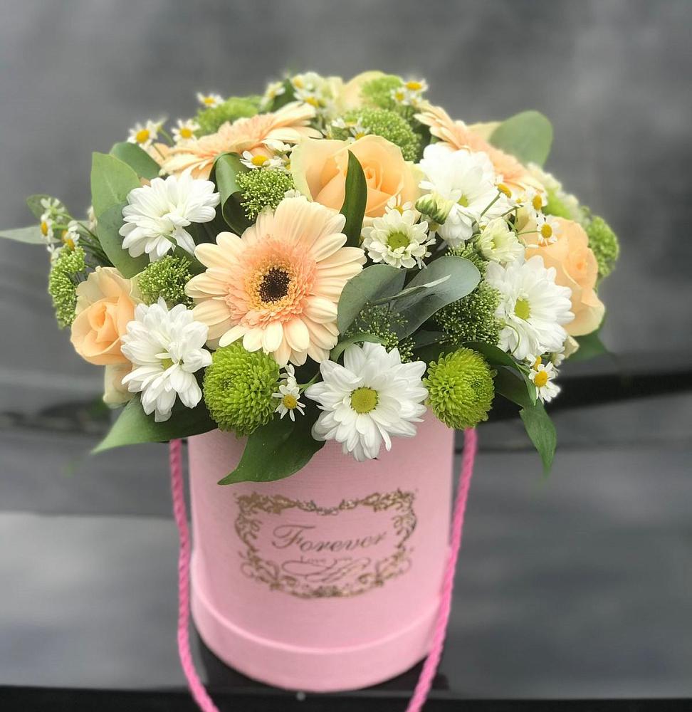 Цветочная композиция из Розы, Герберы и Хризантемы в шляпной коробке в Макашевке