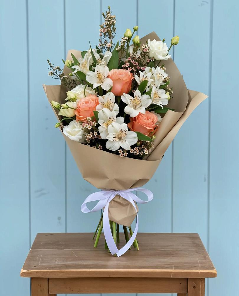 Букет цветов из: Альстромерии, Лизиантусы, Розы и Хризантемы в Макашевке